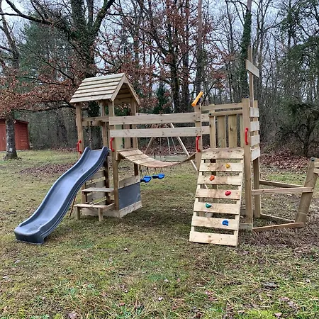Dans Les Bois ロッジ